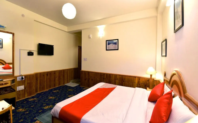 OYO 12735 The Manali Lodge