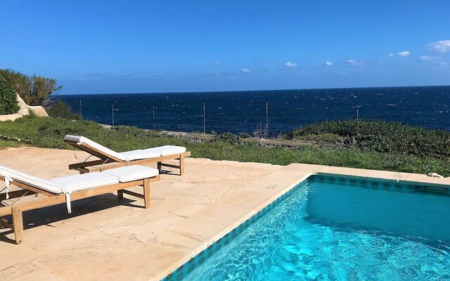 Villa en Cala Serena en primera linea de mar