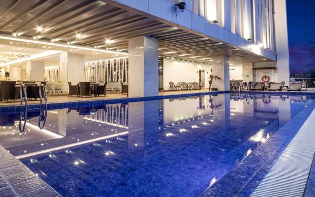 Golden Tulip Essential Makassar