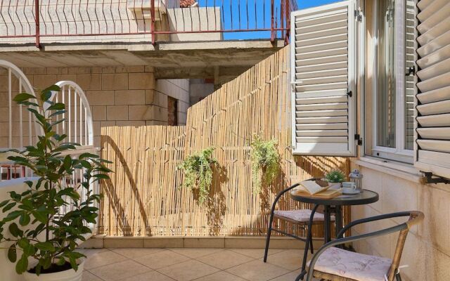 Apartment Aria