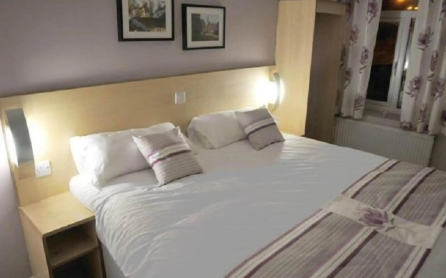 The Royal George Hotel