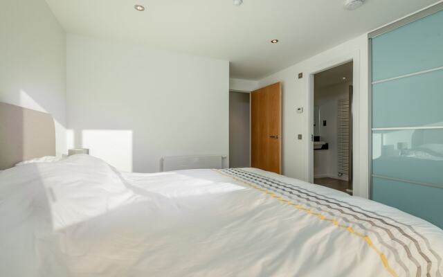 Luxury Balcony Apartment with Parking
