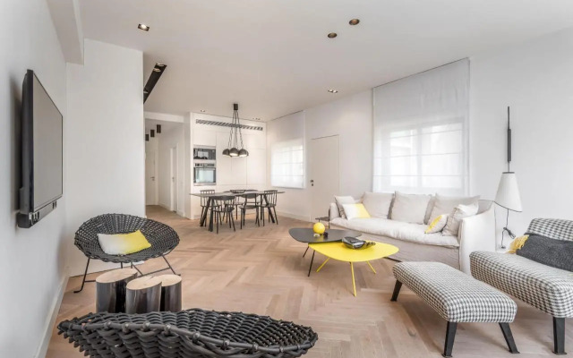 Stunning and design 2BDR Apartment