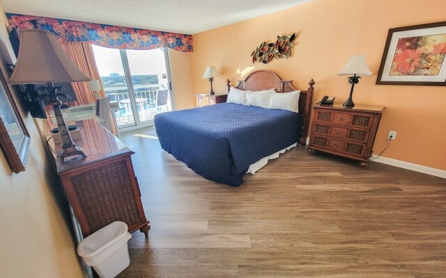 904 South Hampton 2 Bedroom Condo