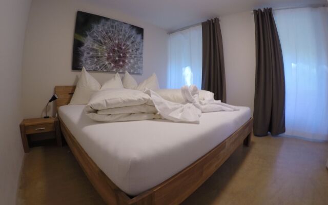 Easy Living Business Apartments