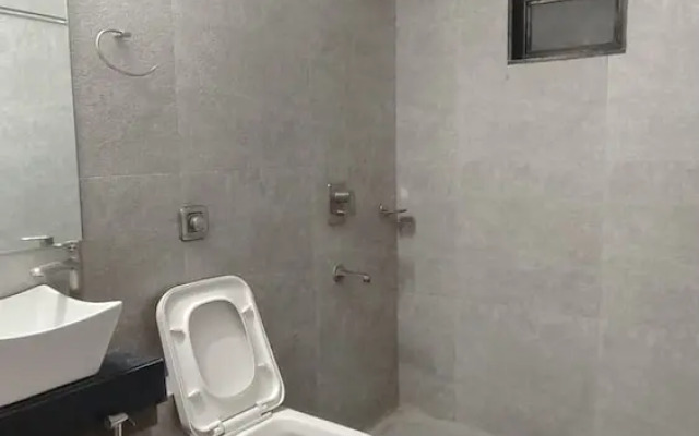 Hotel Ashraya International