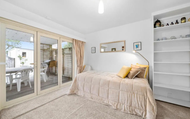 Stroll to the Sea - Te Horo Beach Holiday House – Guest Rooms – Otaki