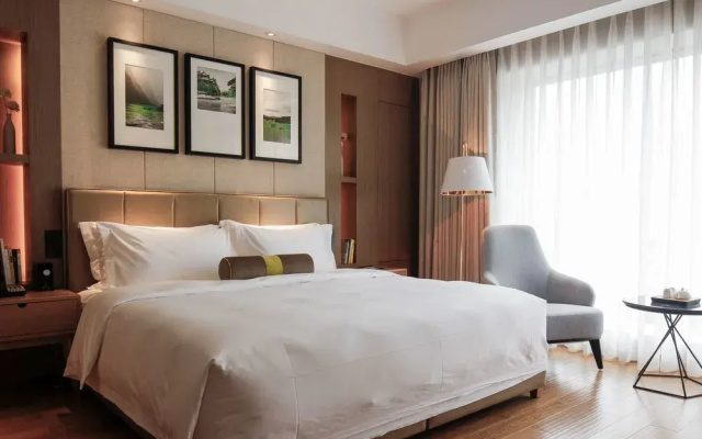 Your Moving Hotel