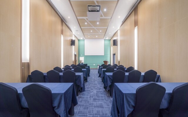 Gangneung Chonpines Ocean Suites Hotel
