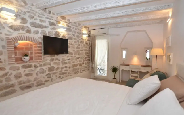 Chic and Stylish Old Town Rovinj Apartment
