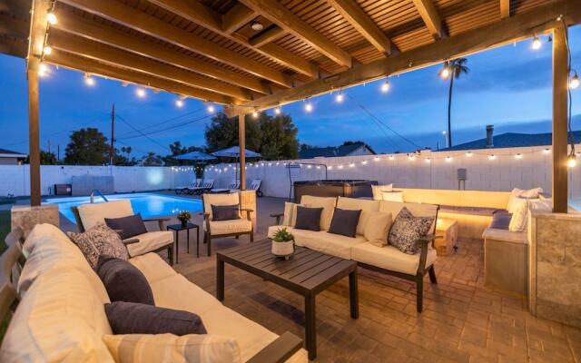 Scottsdale East Osborn 4 Bedroom Home by RedAwning, Scottsdale