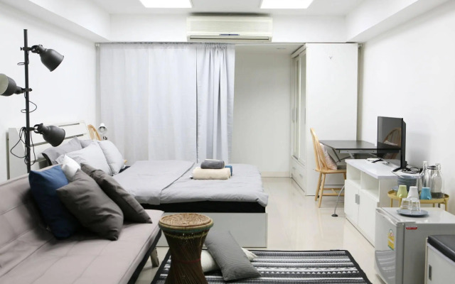 S Apartment