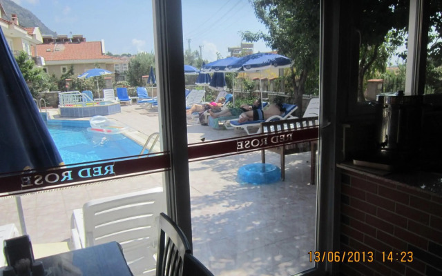 Red Rose Hotel