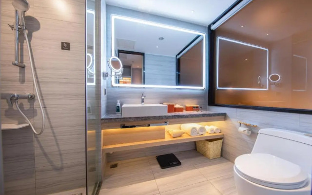 Atour X Hotel Longhua Dalang Business Center