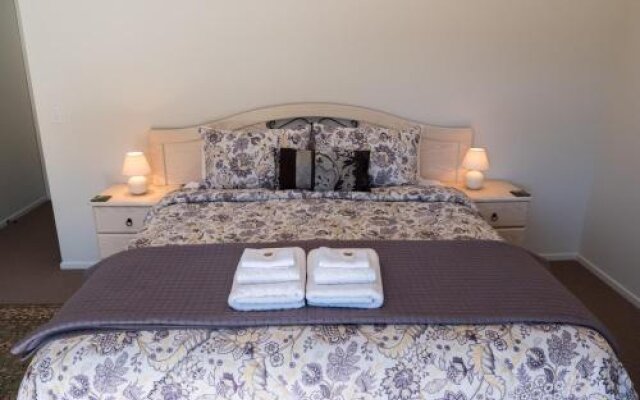 Staveley Heights Bed & Breakfast