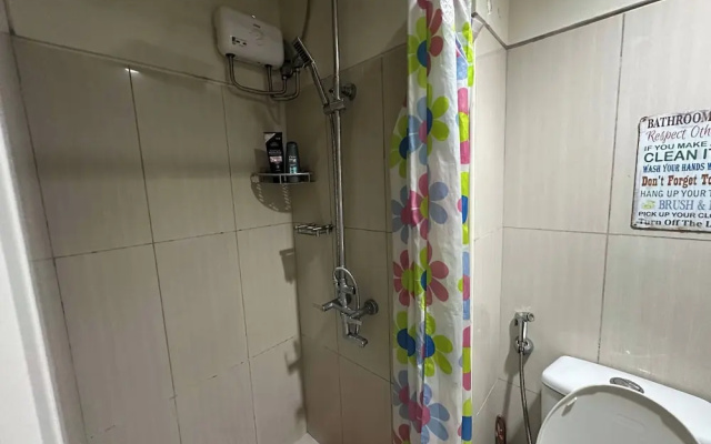 Simple Pasay Getaway - Entire Apartment for Rent