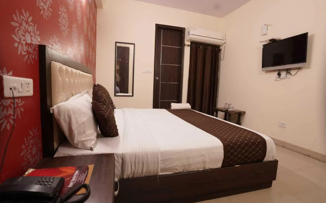 OYO 91616 Hotel Tourist Plaza