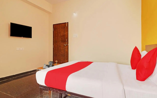 OYO Flagship 806332 Sai Mansion