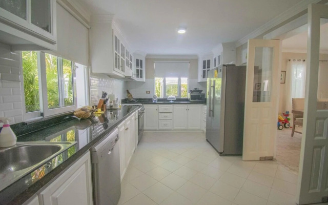Cozy and Private Villa in Puntacana Village