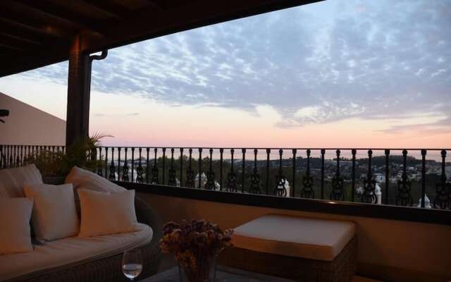 Outstanding Penthouse Near Puerto Banus