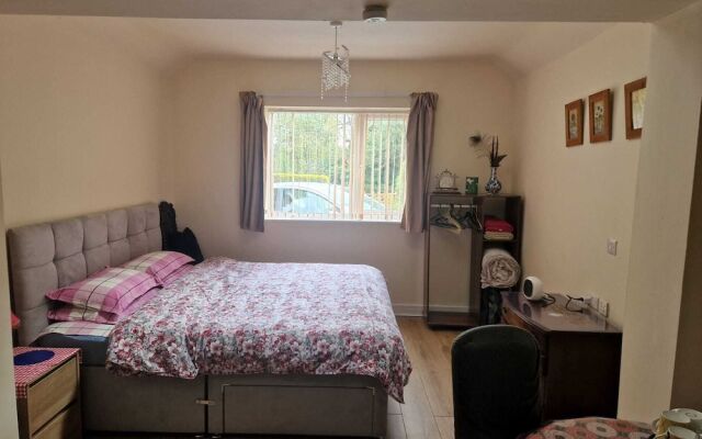 Beautiful 1-bed Studio Lickey Hills, Birmingham