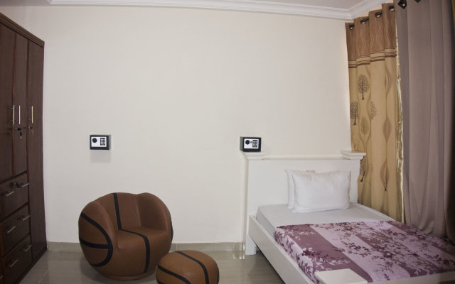 At Home Boutique Hostel and Suite
