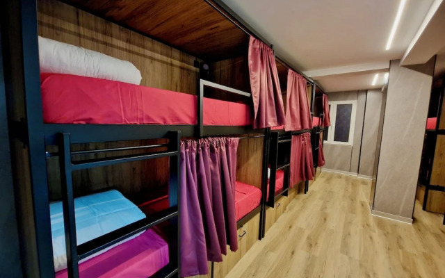 Velvet Hostel Business