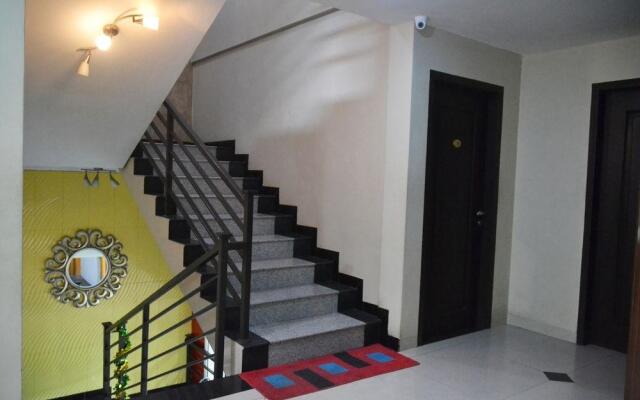 ZEN Rooms Basic D Rainbow near Royal Plaza