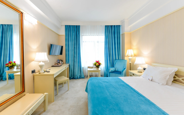 Phoenicia Grand Hotel
