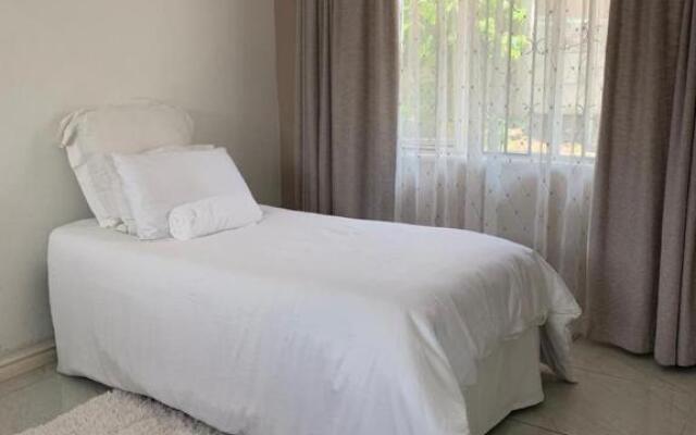 White House lodge in Scotburgh