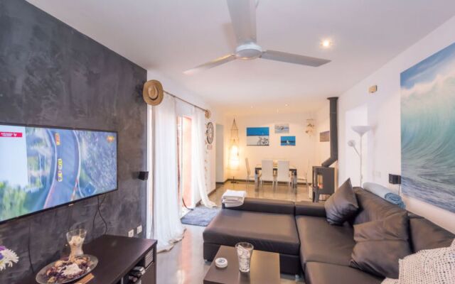 Can Marc Beach House