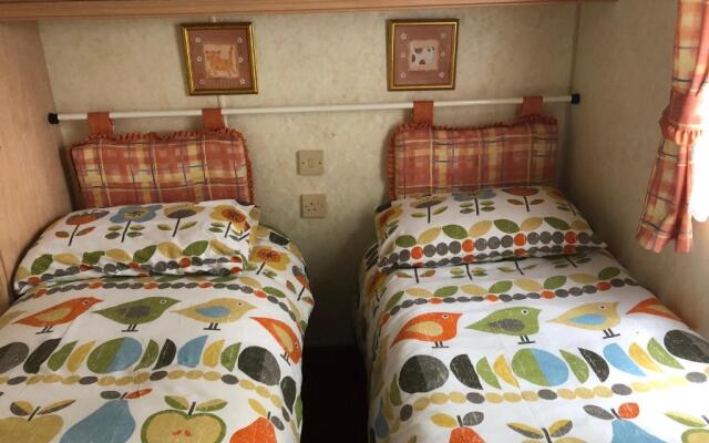 60 Glenfinart Caravan Park