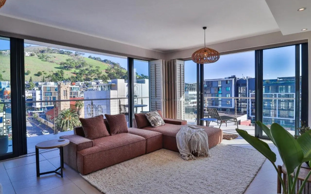 Rockwell 613 by CTHA, Cape Town