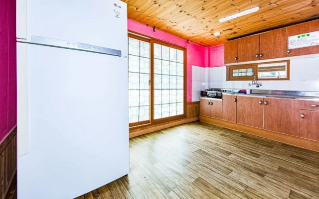 Boryeong Gemichon Pension