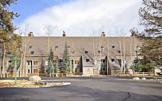 2054 The Pines 5 Bedroom Condo by RedAwning