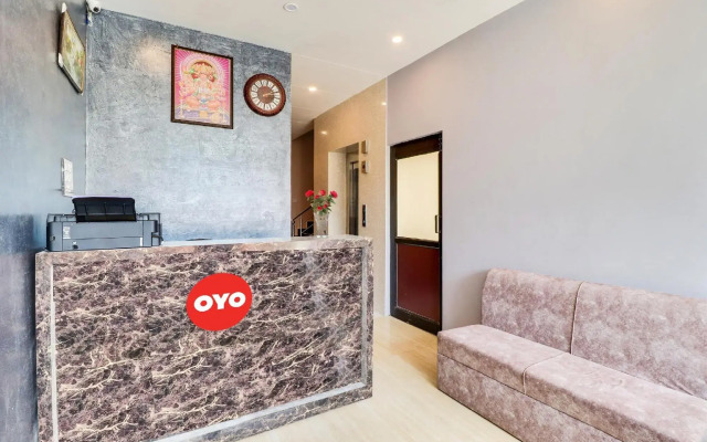 Super OYO 92578 HOTEL LA PLAZO