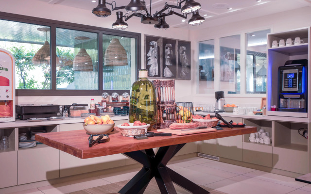 Kyriad Marseille - Vitrolles Aéroport