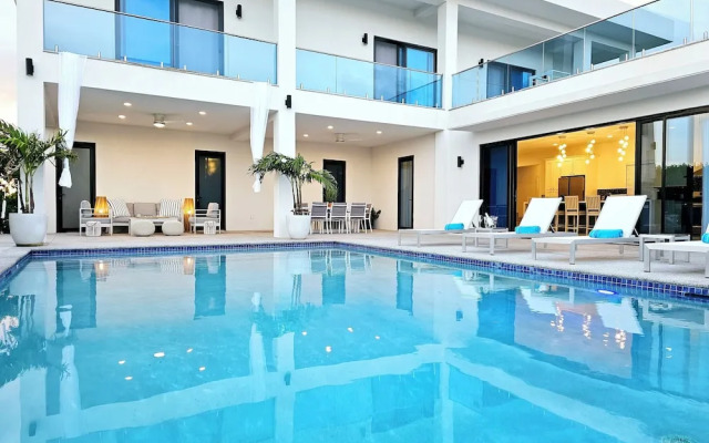 Sun Lux Villas