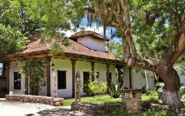Hotel Parador Museo Santa María