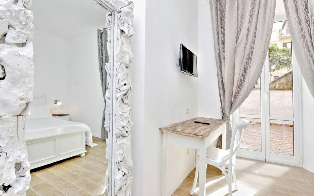 Giuliana Charming Rooms