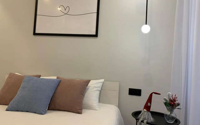 MAKSIM Modern Apartment