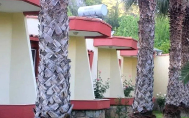 Oblomov Bungalows Apart