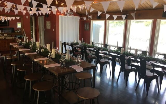 The Iona Heights Inn