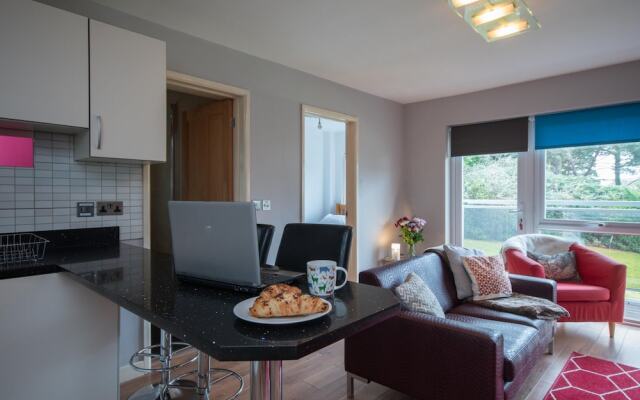 Fairwinds in Poole With 2 Bedrooms and 1 Bathrooms