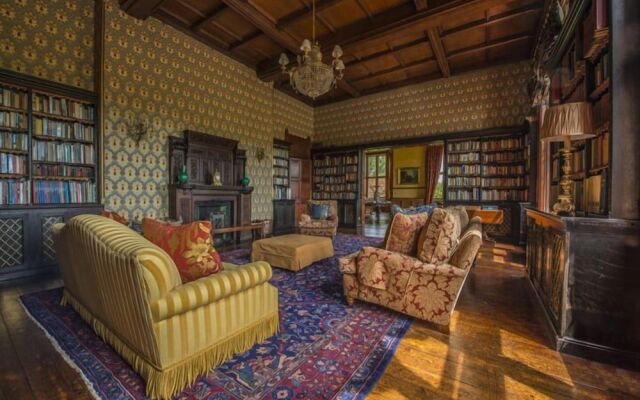 Huntsham Court