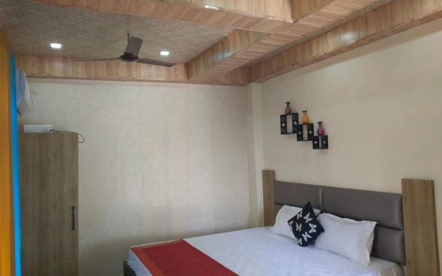 Om Shanthi paying guest house