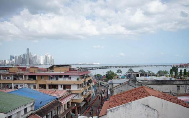 w Beautiful 2BR With Balcony in Casco Viejo