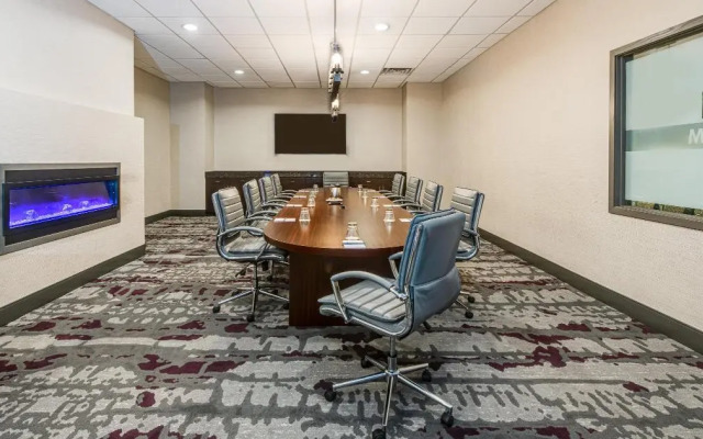 Crowne Plaza - Milwaukee South