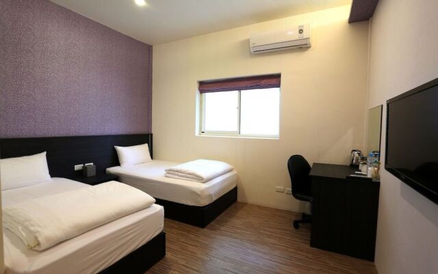 Oak Garden Hotel