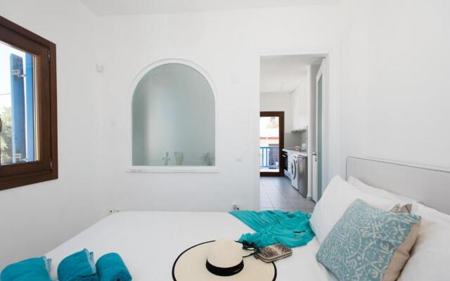 Olive Tree, Mykonos Town Apartment With Pool